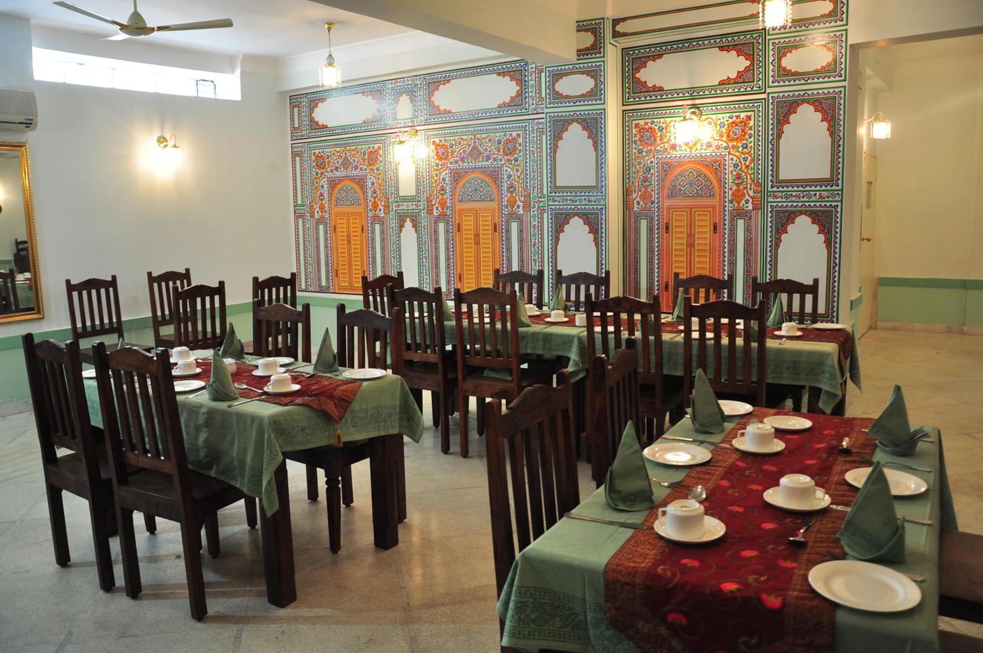 Rani Mahal Hotel Dźajpur Zewnętrze zdjęcie